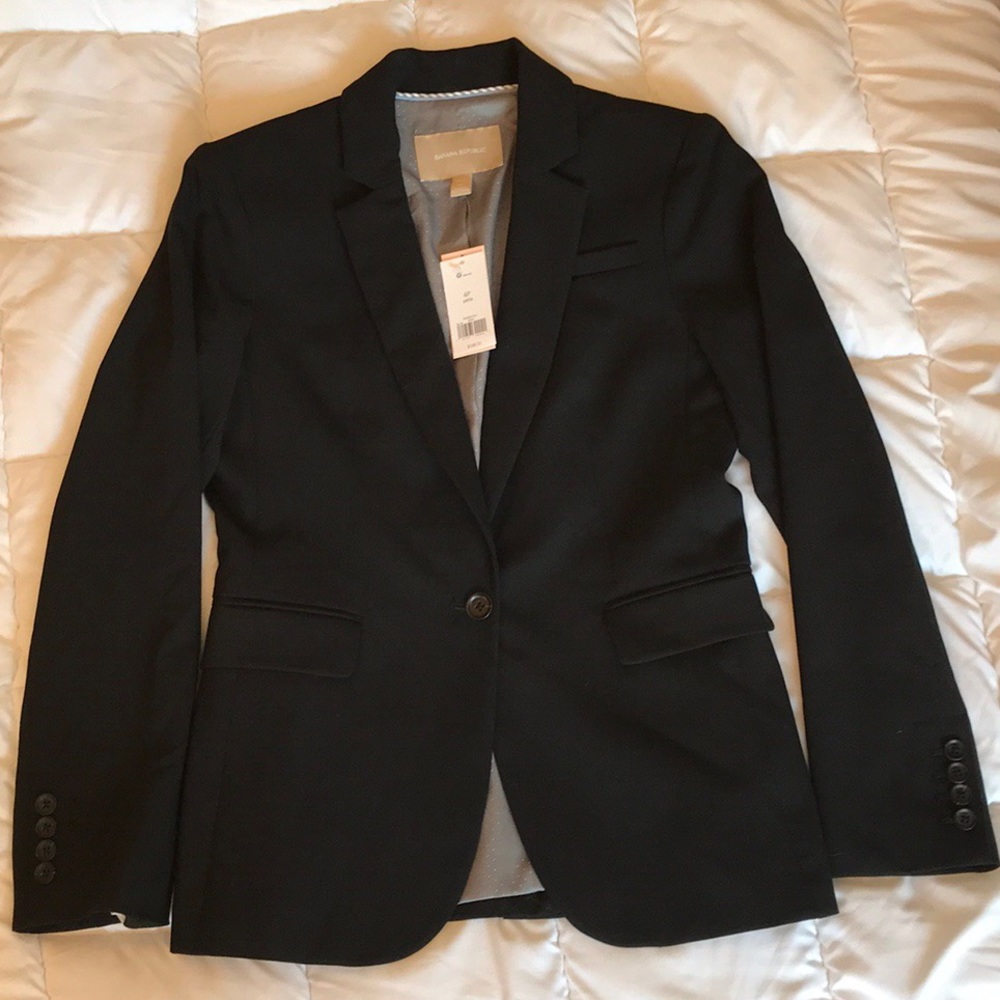 Black banana republic suit jacket NWT size 4P